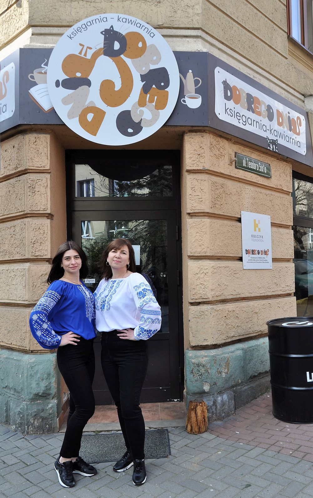 Kawiarnia Dobrego Dnia w Bielsku-Białej na rogu ulic Mickiewicza i Sixta